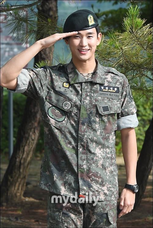 金秀贤被爆料合照视频,神秘幕后真相揭晓  第1张